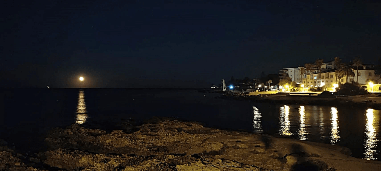 Vive el Mediterráneo en una exclusiva villa en Las Rotas, Dénia
