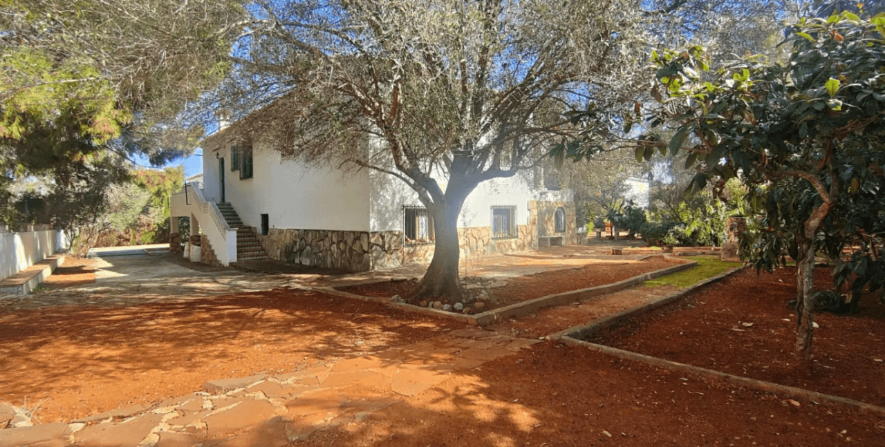 Vive el Mediterráneo en una exclusiva villa en Las Rotas, Dénia