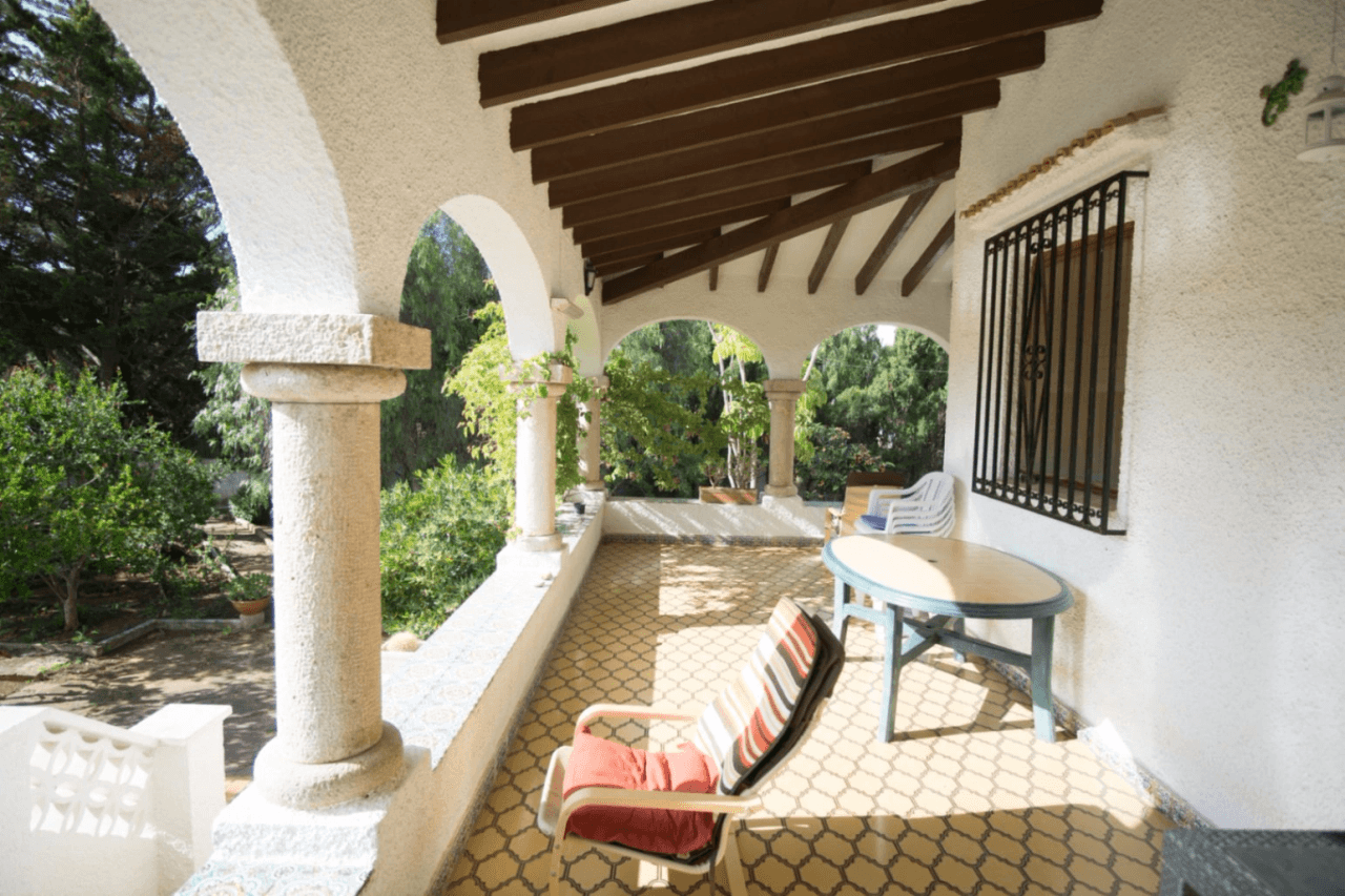 Vive el Mediterráneo en una exclusiva villa en Las Rotas, Dénia