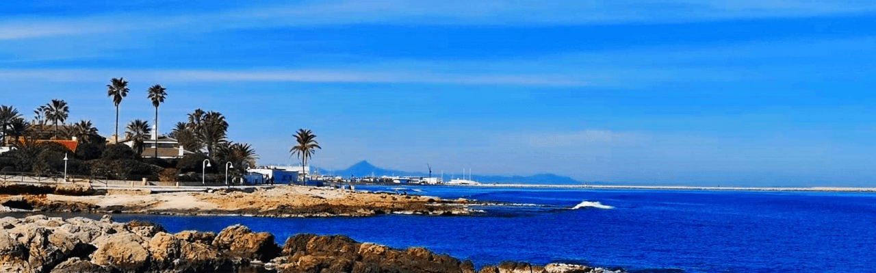 Vive el Mediterráneo en una exclusiva villa en Las Rotas, Dénia