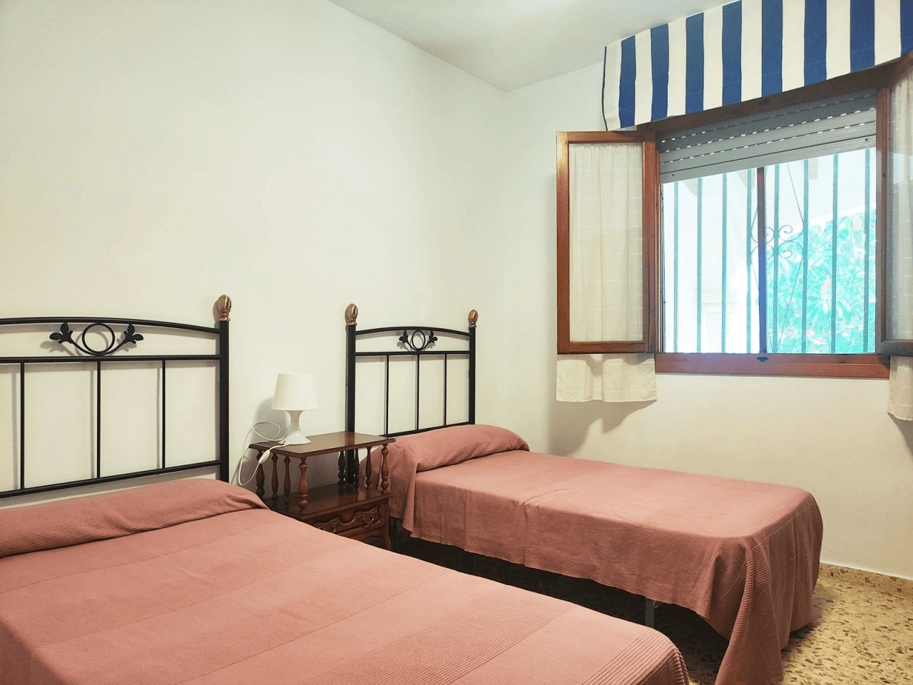 Vive el Mediterráneo en una exclusiva villa en Las Rotas, Dénia