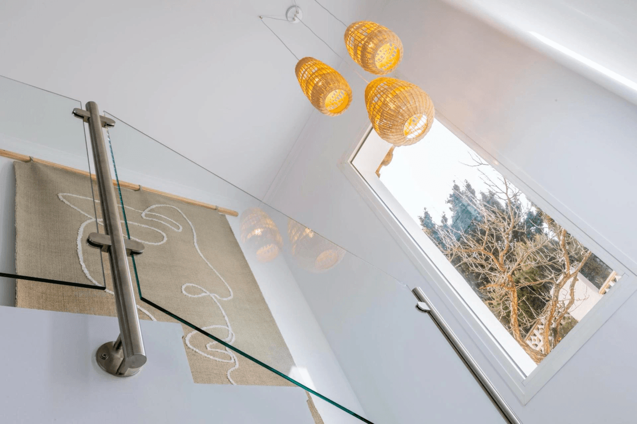 VILLA recientemente REFORMADA con estilo mediterráneo de 4 habitaciones con VISTAS AL MAR en Jávea