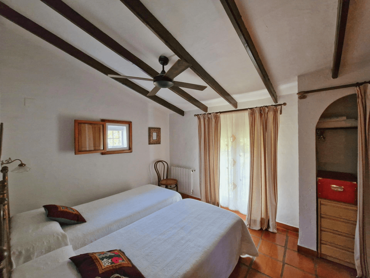 Landhuis in mediterrane stijl met zelfstandig appartement