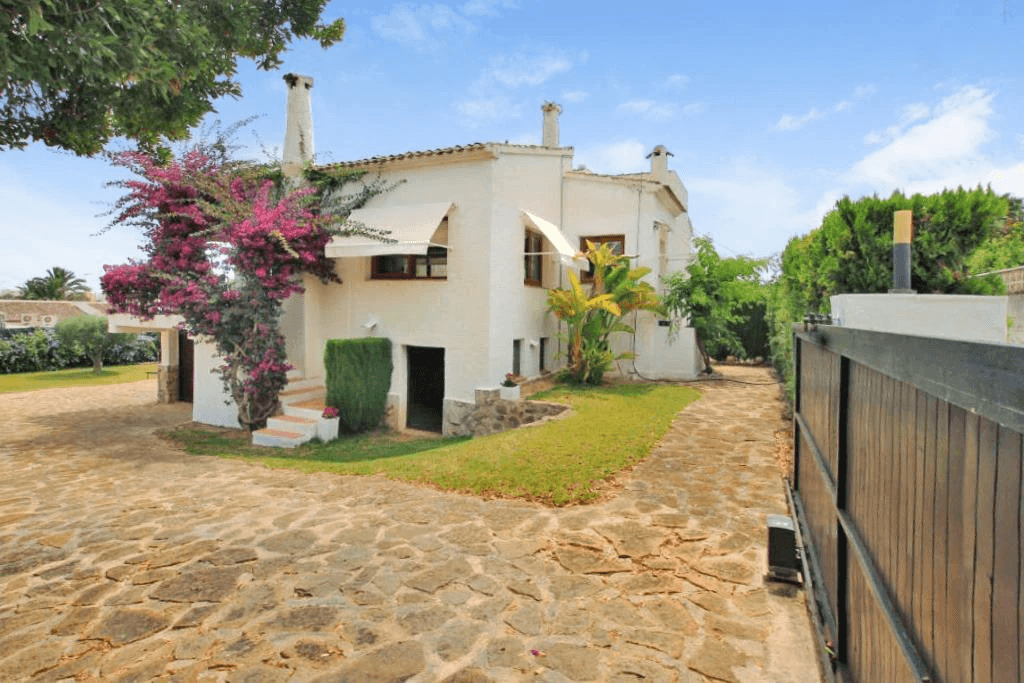 Villa de 3 dormitorios a 15 minutos andando de la playa del Arenal