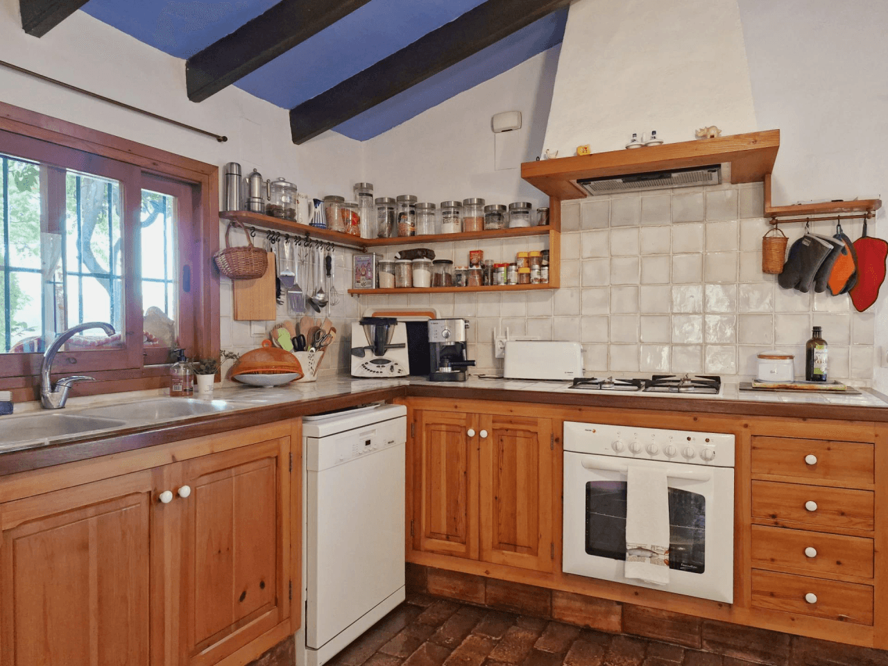 Landhuis in mediterrane stijl met zelfstandig appartement