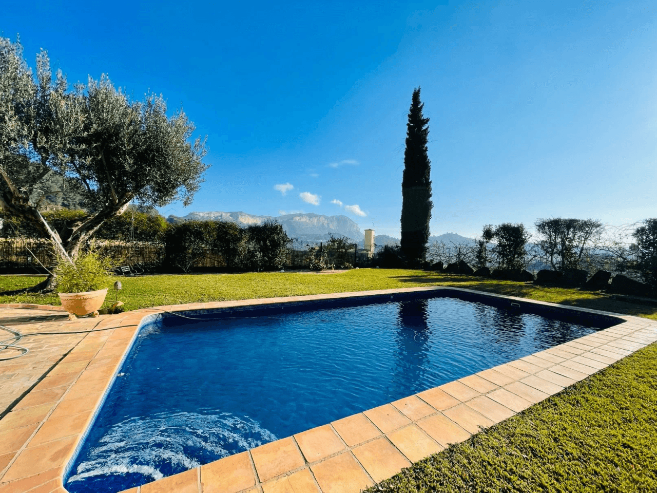 Landhuis in mediterrane stijl met zelfstandig appartement
