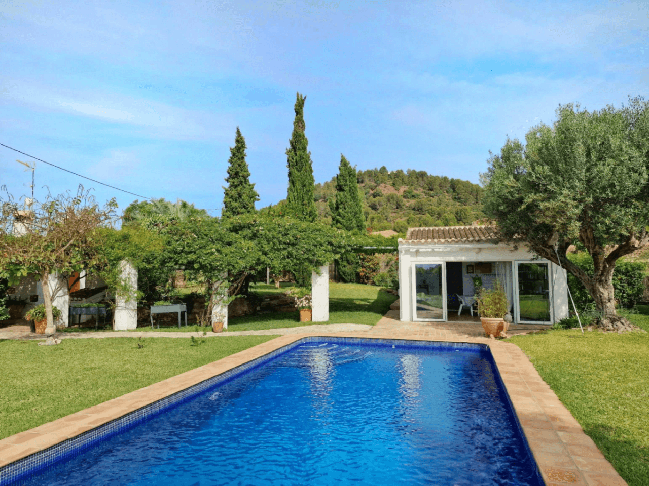 Landhuis in mediterrane stijl met zelfstandig appartement