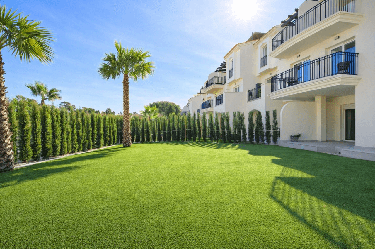 Bodenwohnung mit zwei Schlafzimmern und Garten in der Gegend von Montgó, Dénia