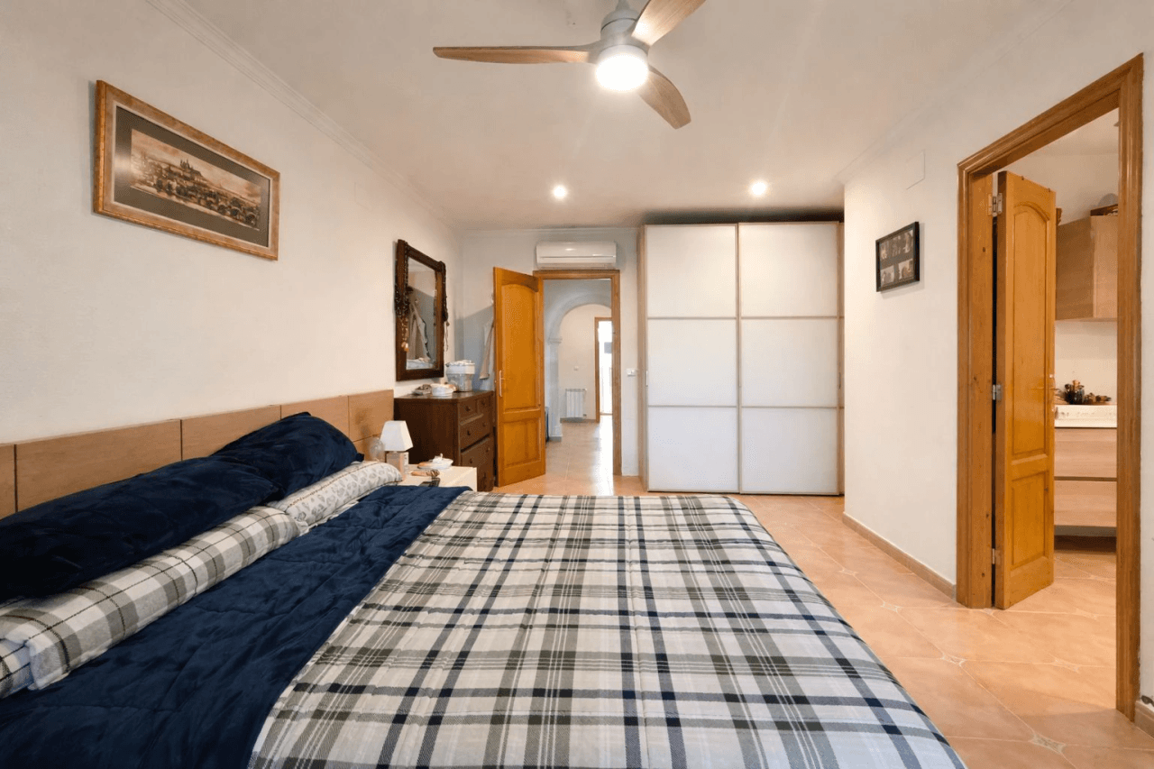 Villa de 3 dormitorios, apartamento de invitados y vistas al mar en el Montgó, Dénia