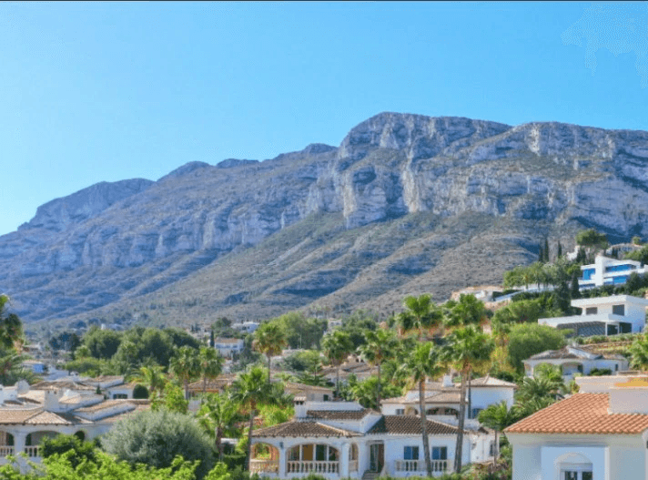 Ático de 2 dormitorios en el Montgó, Dénia