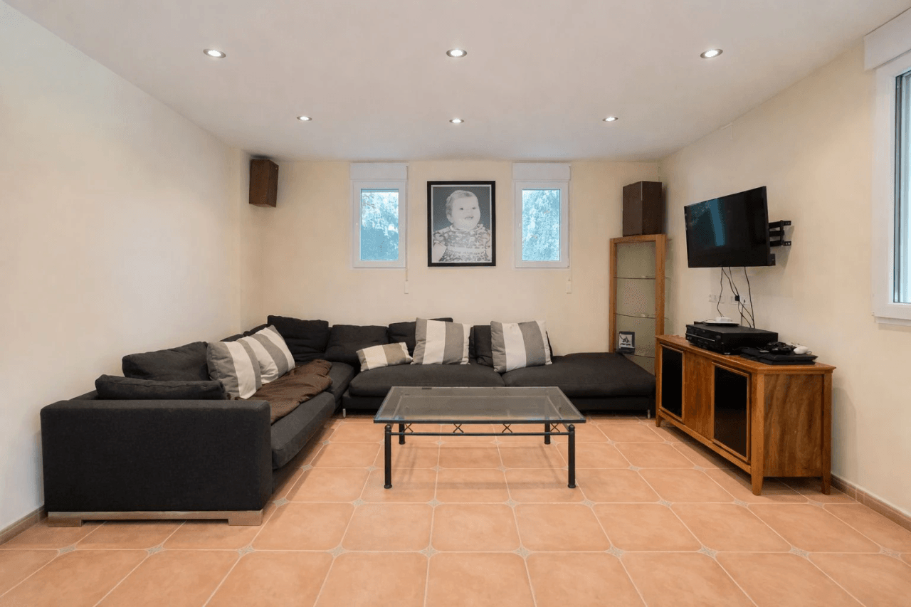 Villa de 3 dormitorios, apartamento de invitados y vistas al mar en el Montgó, Dénia