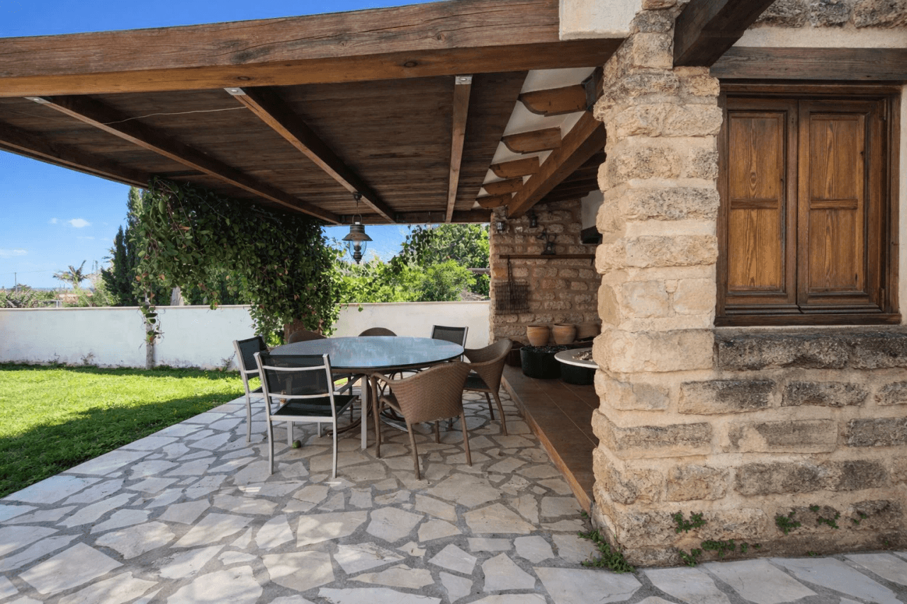 Villa de 3 dormitorios, apartamento de invitados y vistas al mar en el Montgó, Dénia