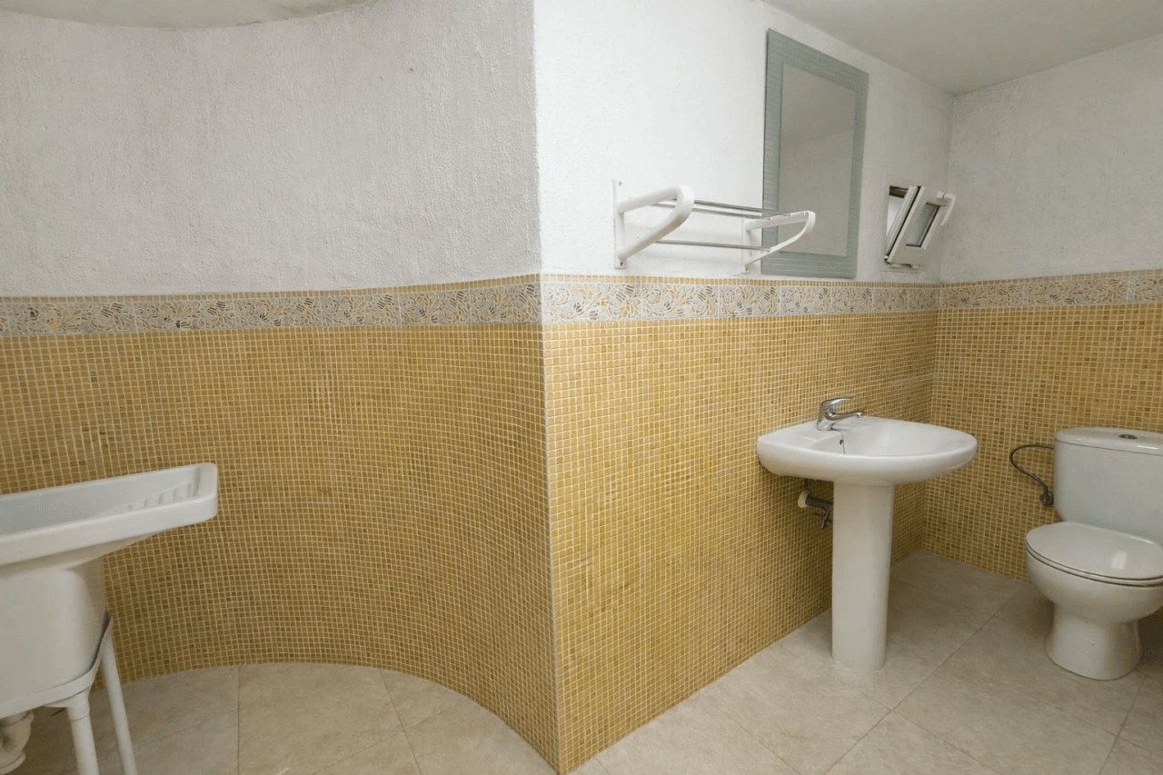 Villa de 3 dormitorios, apartamento de invitados y vistas al mar en el Montgó, Dénia
