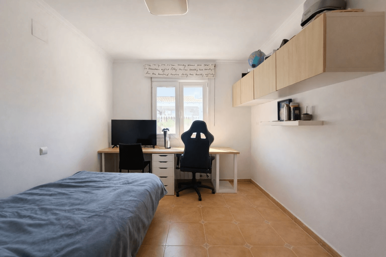 Villa de 3 dormitorios, apartamento de invitados y vistas al mar en el Montgó, Dénia