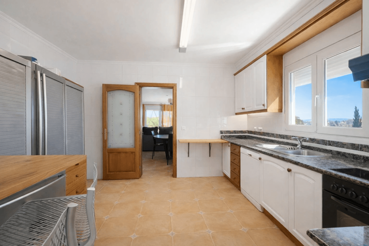 Villa de 3 dormitorios, apartamento de invitados y vistas al mar en el Montgó, Dénia