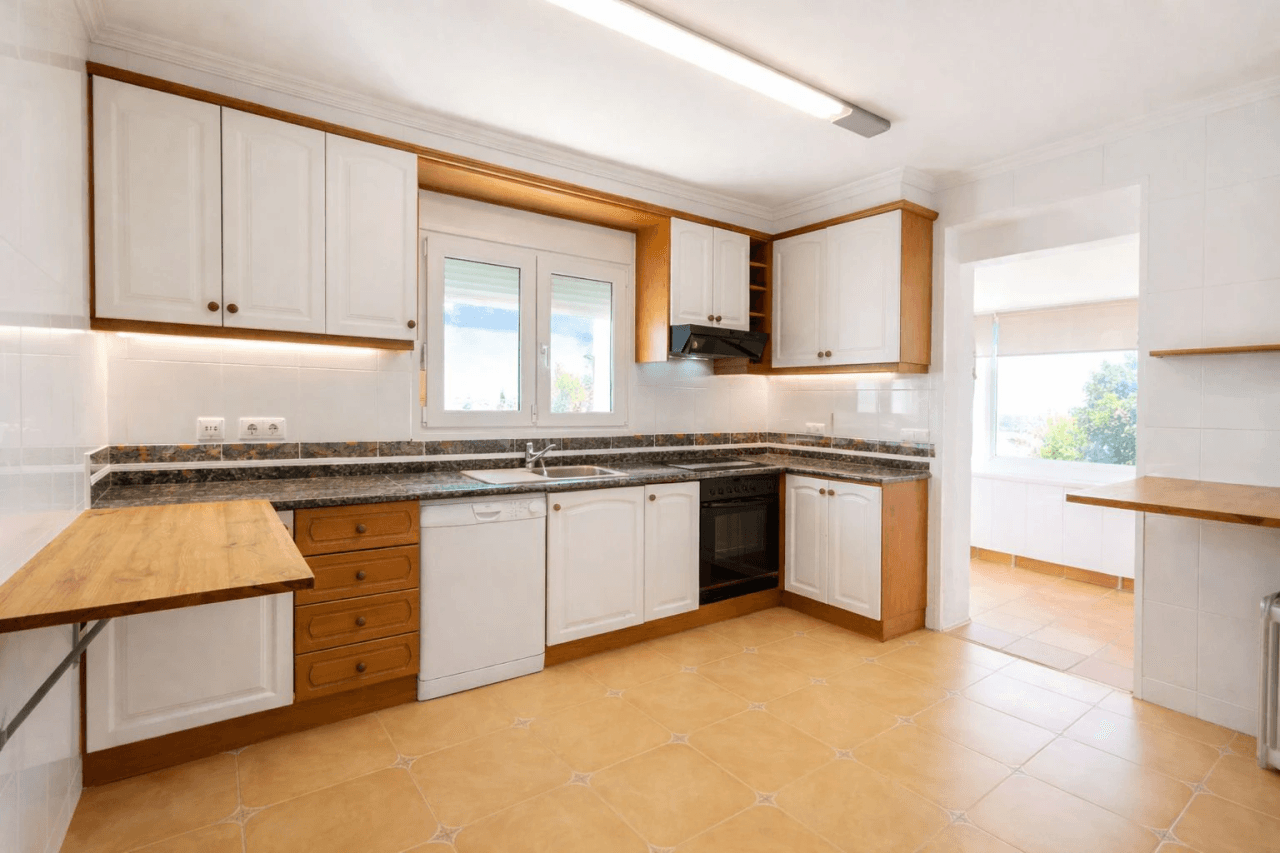 Villa de 3 dormitorios, apartamento de invitados y vistas al mar en el Montgó, Dénia