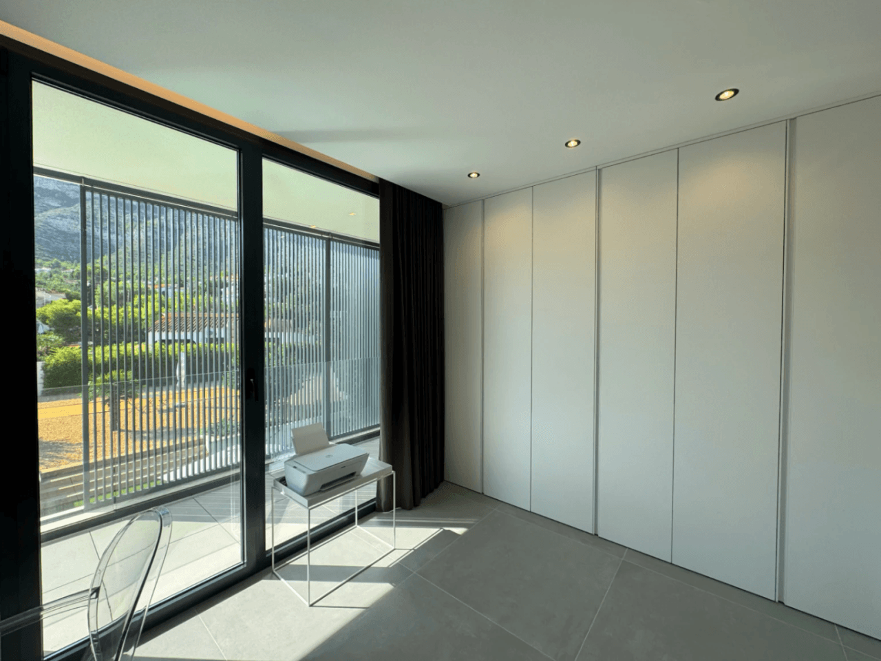 Chalet con vistas al Montgó, eficiencia energética A y piscina climatizada – Denia