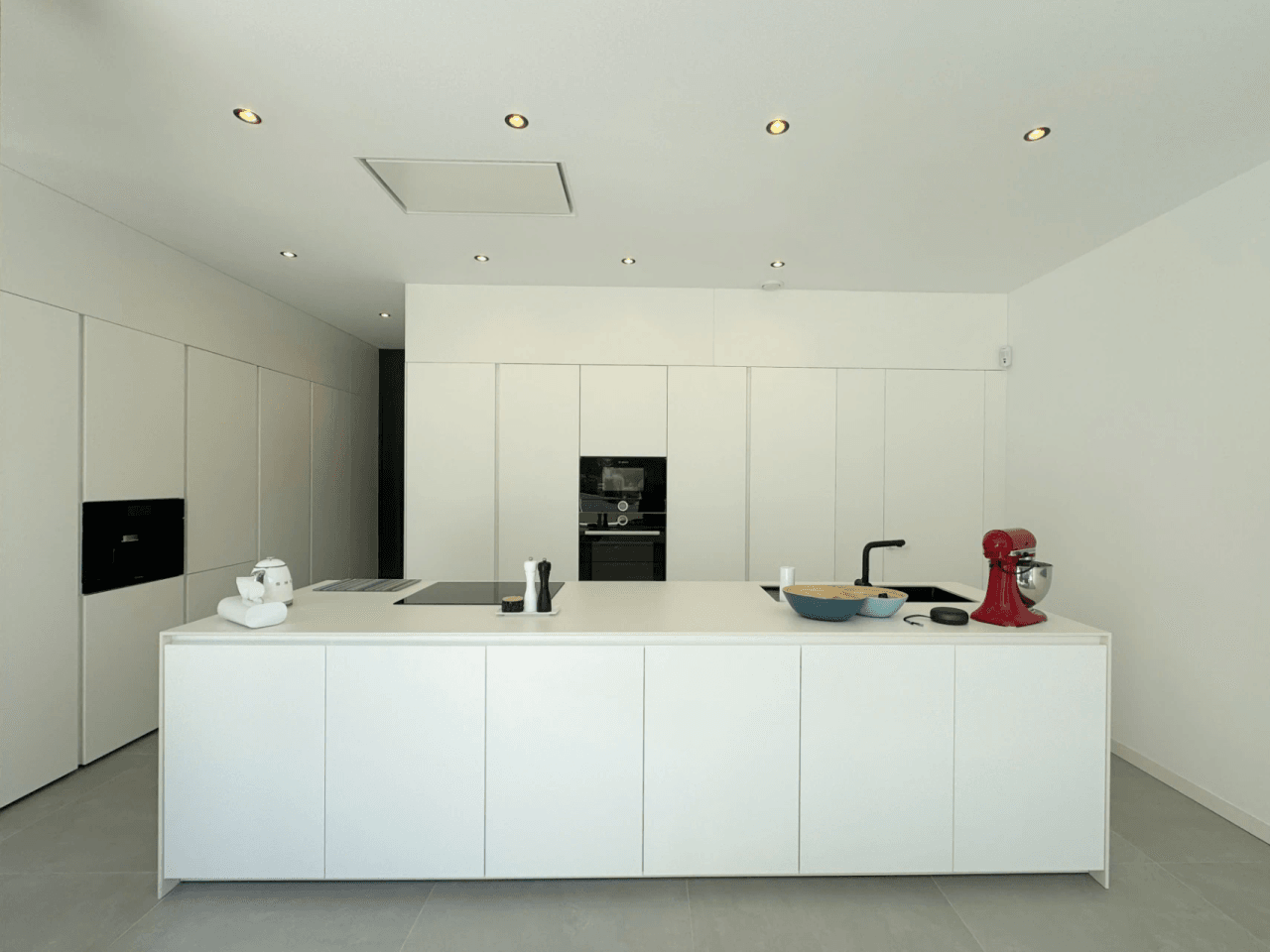 Chalet con vistas al Montgó, eficiencia energética A y piscina climatizada – Denia