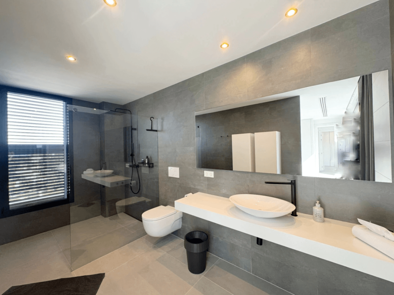 Chalet con vistas al Montgó, eficiencia energética A y piscina climatizada – Denia