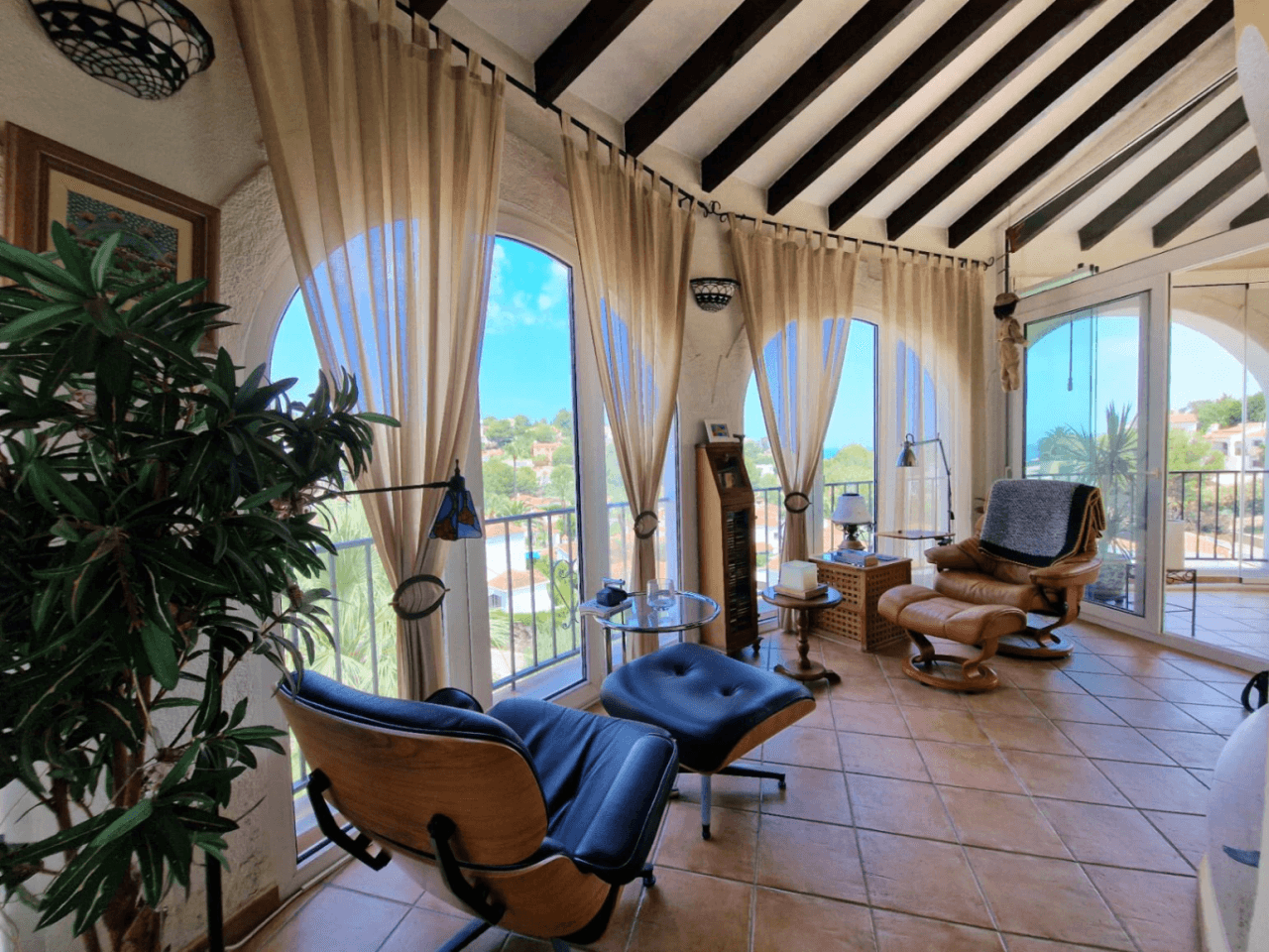 Villa de 3 dormitorios con muchas posibilidades y vistas al mar en Galeretes