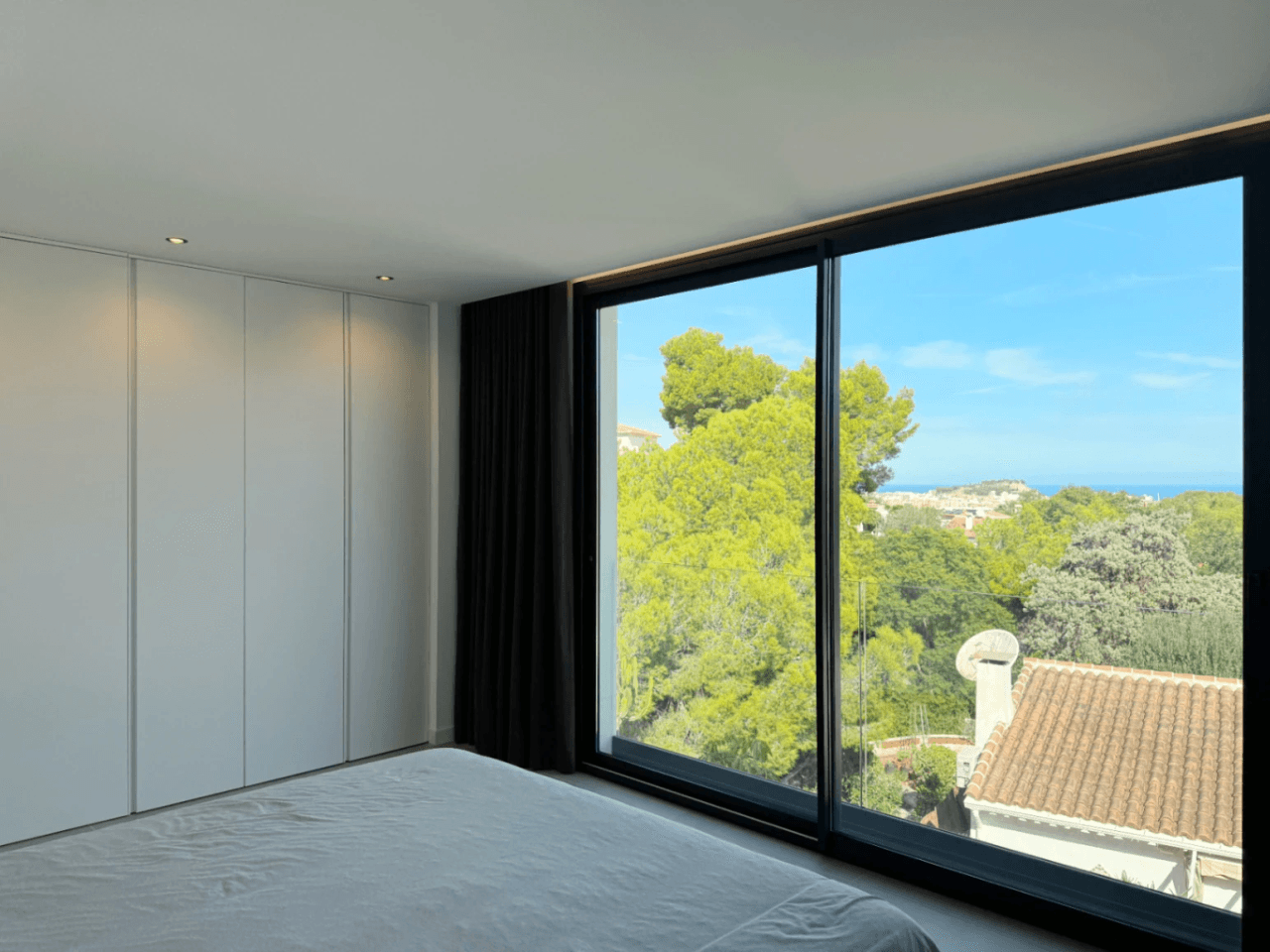 Chalet con vistas al Montgó, eficiencia energética A y piscina climatizada – Denia
