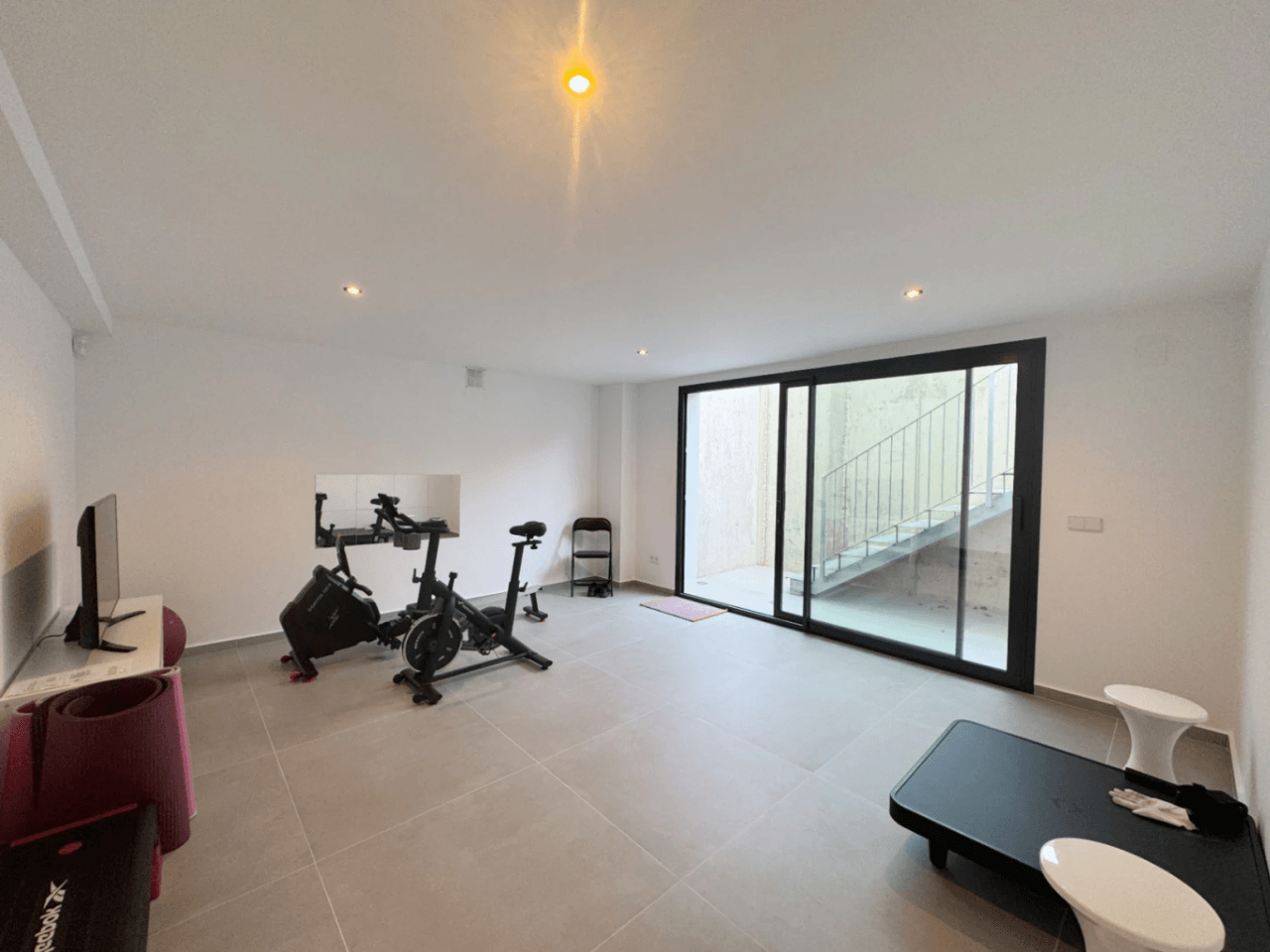Chalet con vistas al Montgó, eficiencia energética A y piscina climatizada – Denia