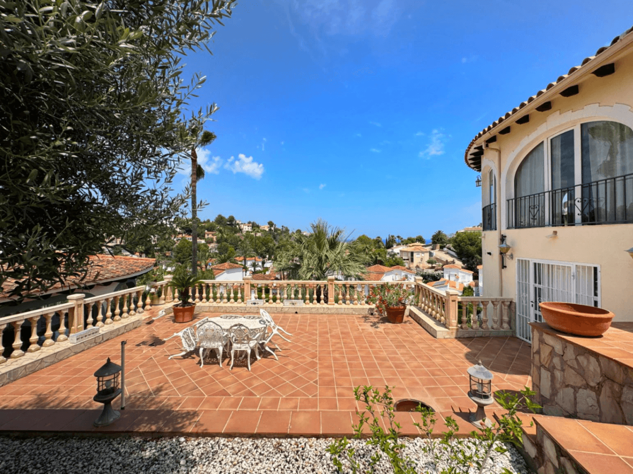 Villa de 3 dormitorios con muchas posibilidades y vistas al mar en Galeretes