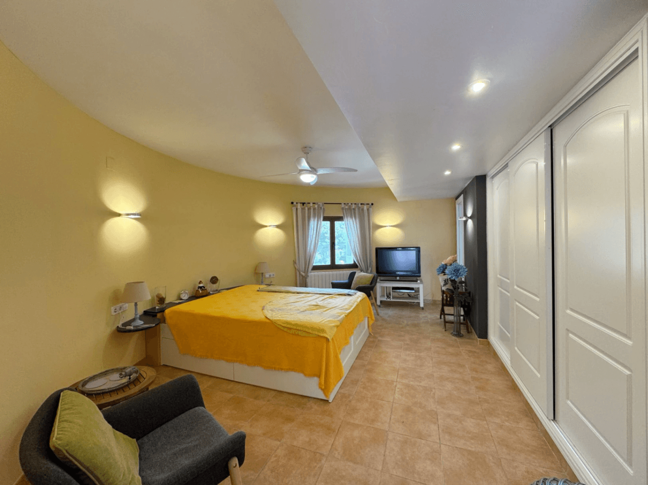 Villa de 3 dormitorios con muchas posibilidades y vistas al mar en Galeretes
