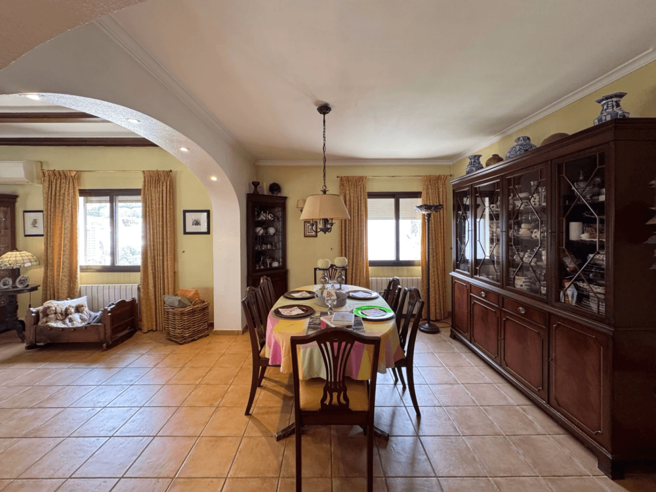 Villa de 3 dormitorios con muchas posibilidades y vistas al mar en Galeretes