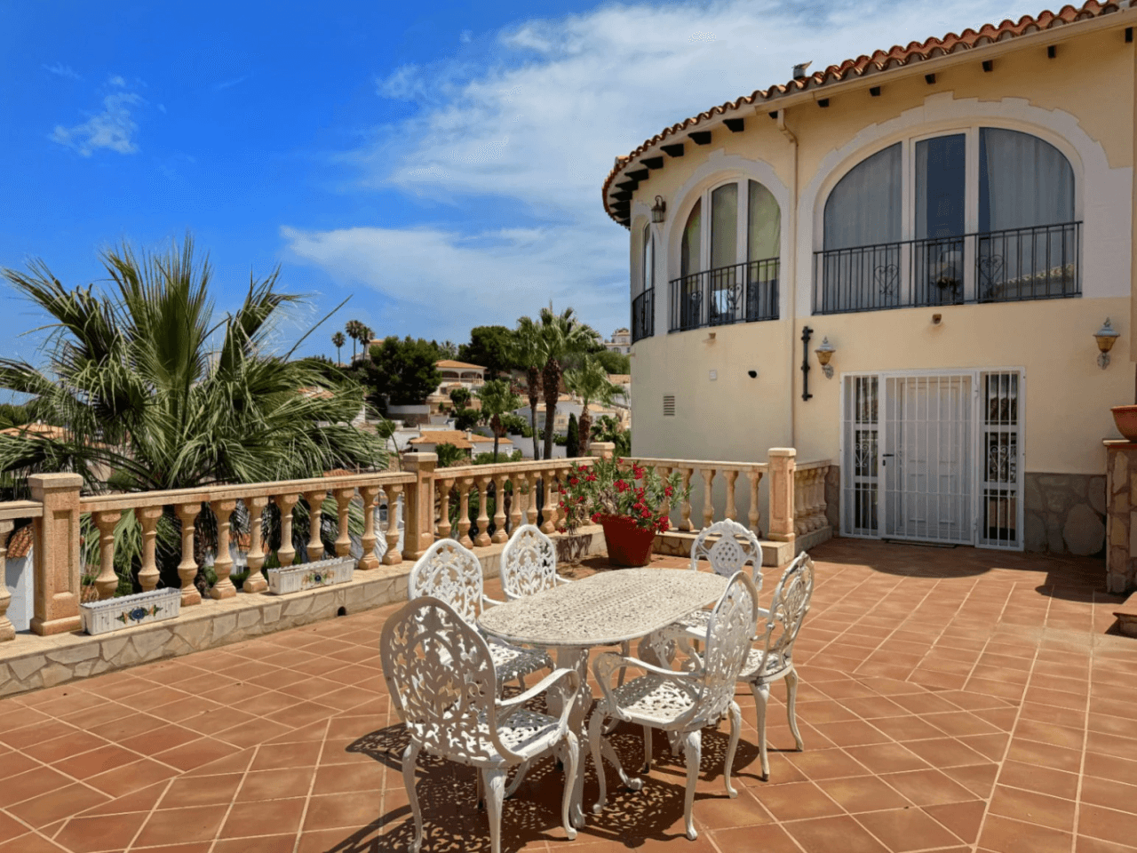 Villa de 3 dormitorios con muchas posibilidades y vistas al mar en Galeretes