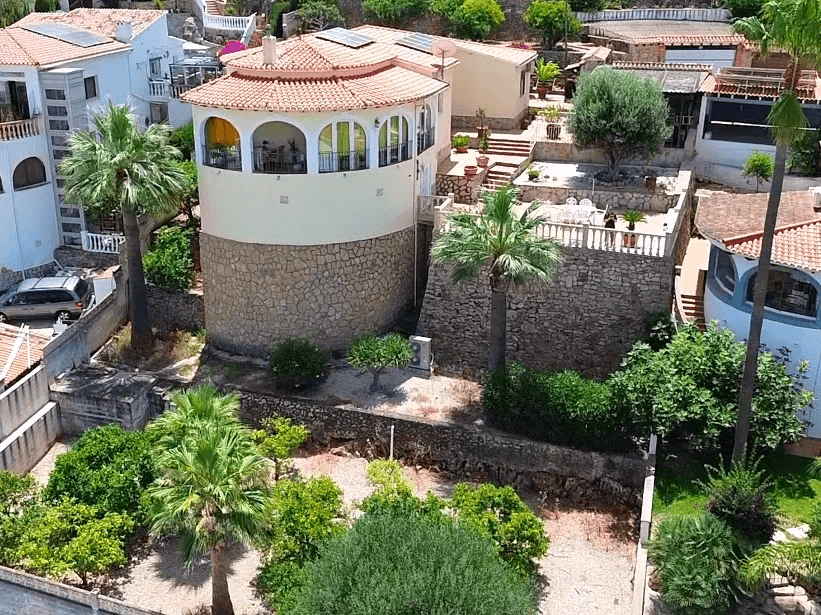 Villa de 3 dormitorios con muchas posibilidades y vistas al mar en Galeretes