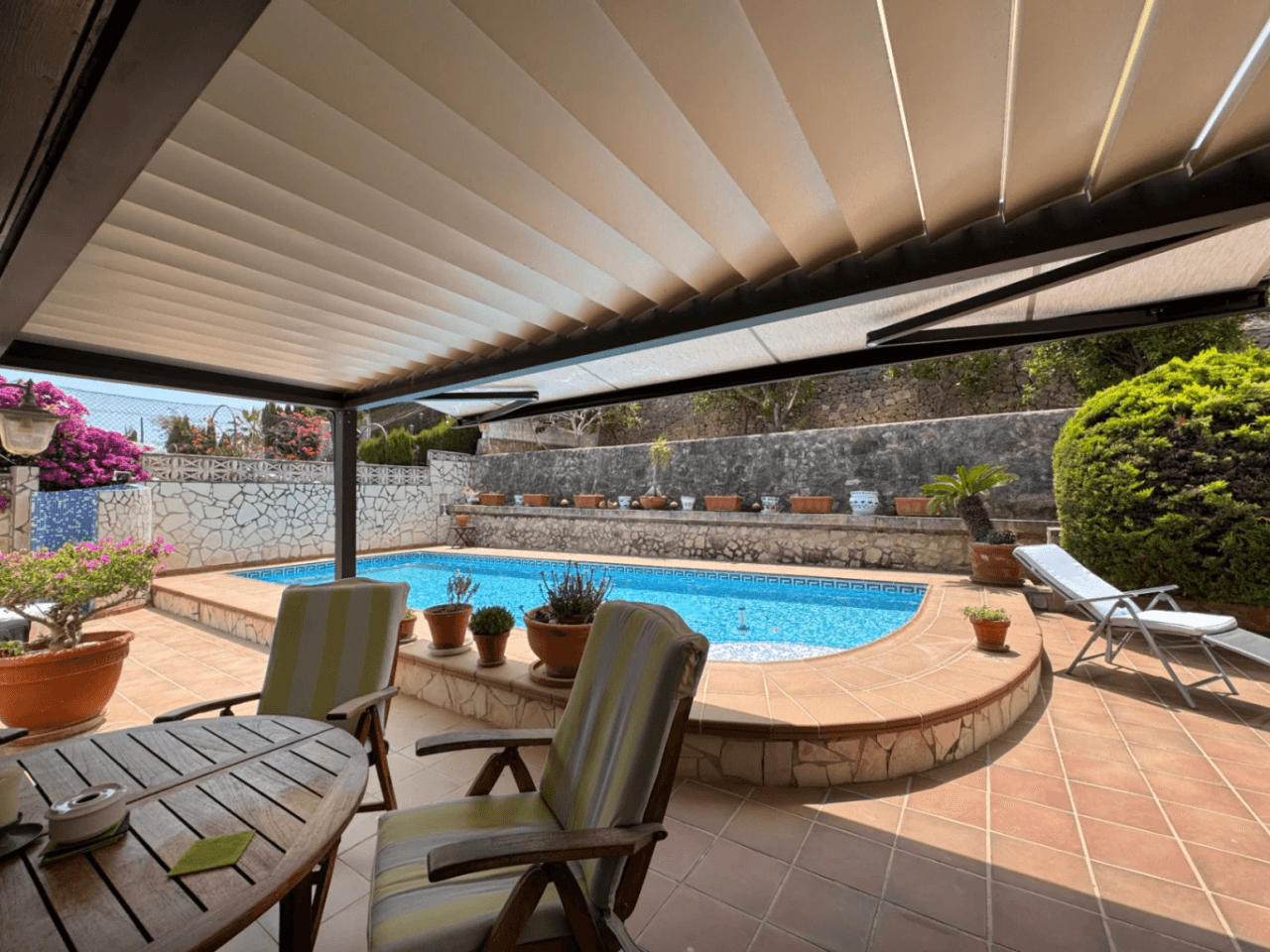 Villa de 3 dormitorios con muchas posibilidades y vistas al mar en Galeretes