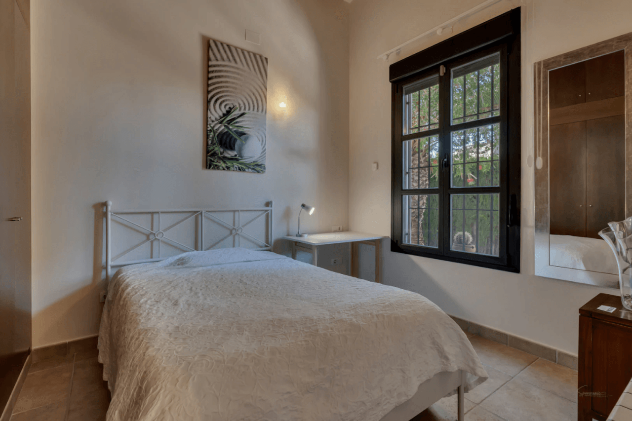Impressive villa for sale in Jávea, with indoor and outdoor swimming pools