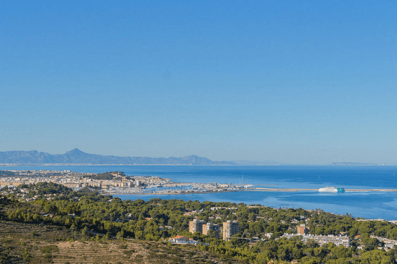 C4XY8333DEN Villa con piscina y vistas panorámicas al mar a la venta en Denia.