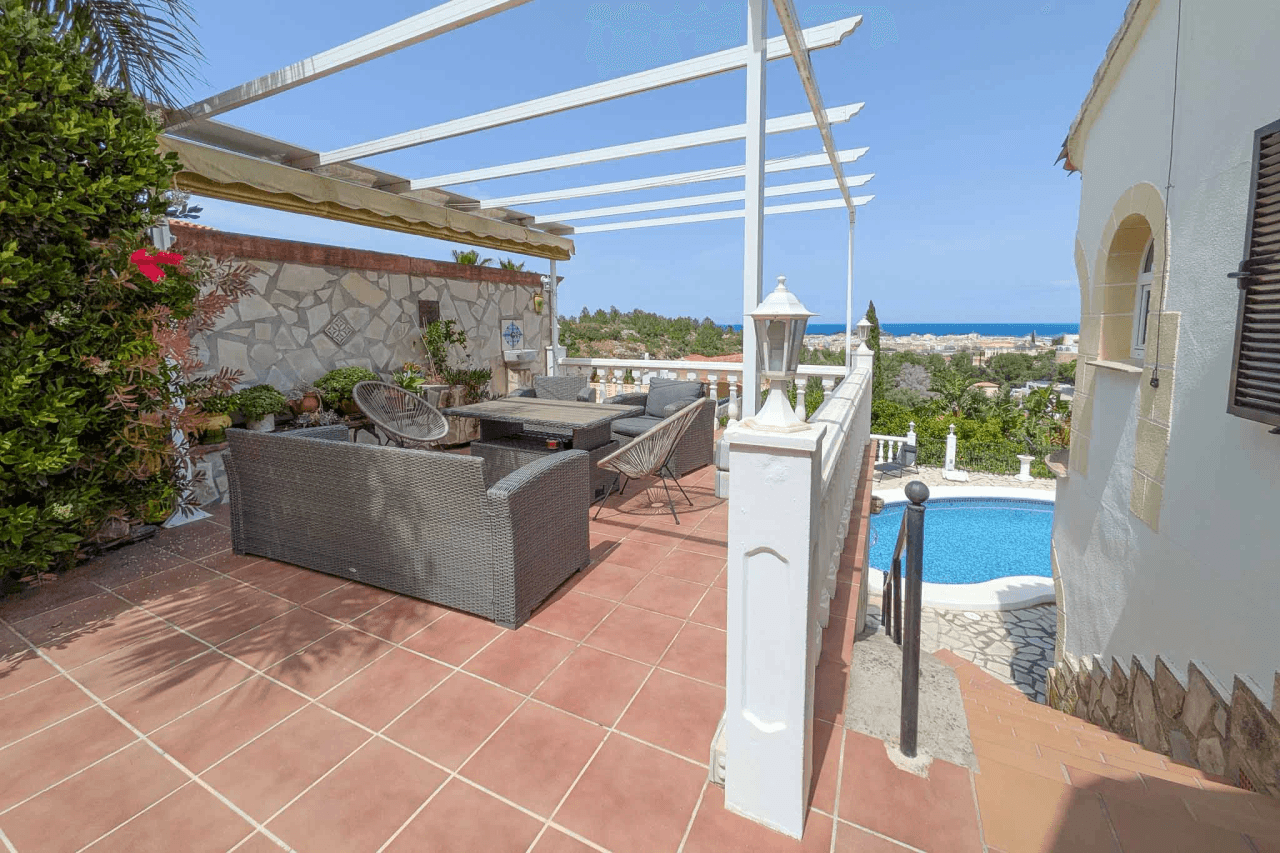 C4XY8333DEN Villa con piscina y vistas panorámicas al mar a la venta en Denia.