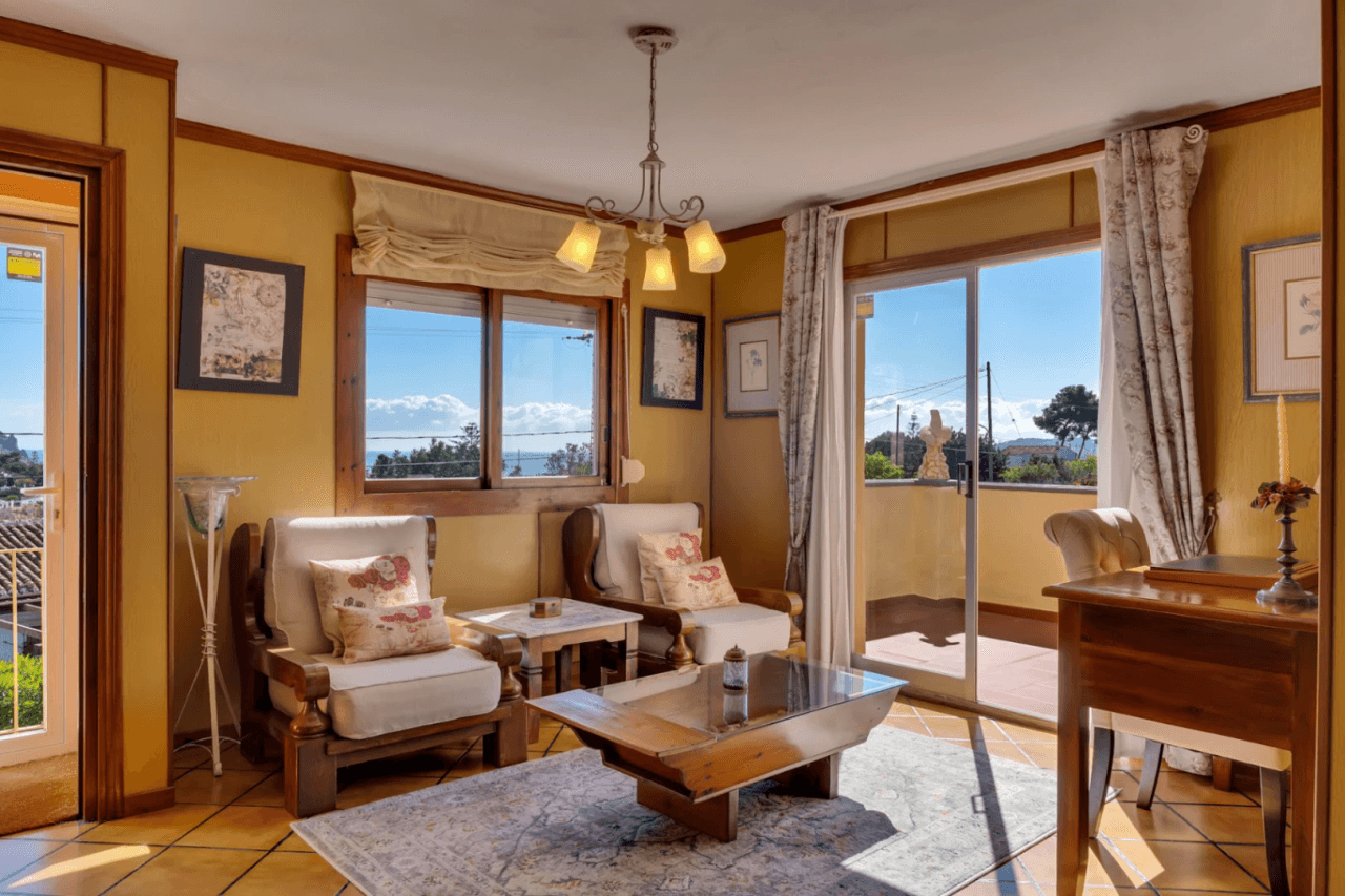 Villa for sale with sea views in Jávea