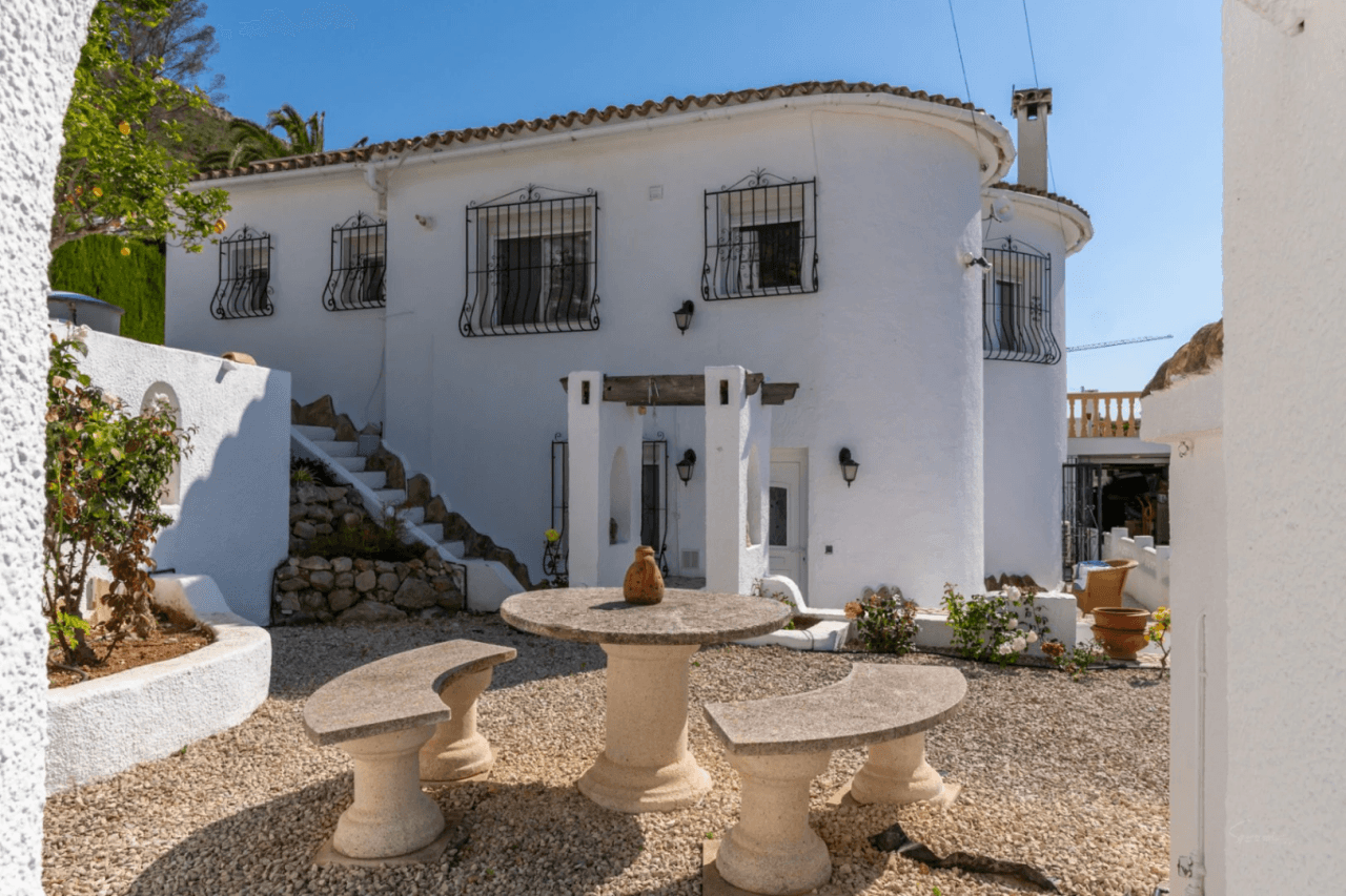 Villa with stunning panoramic views, in Jávea