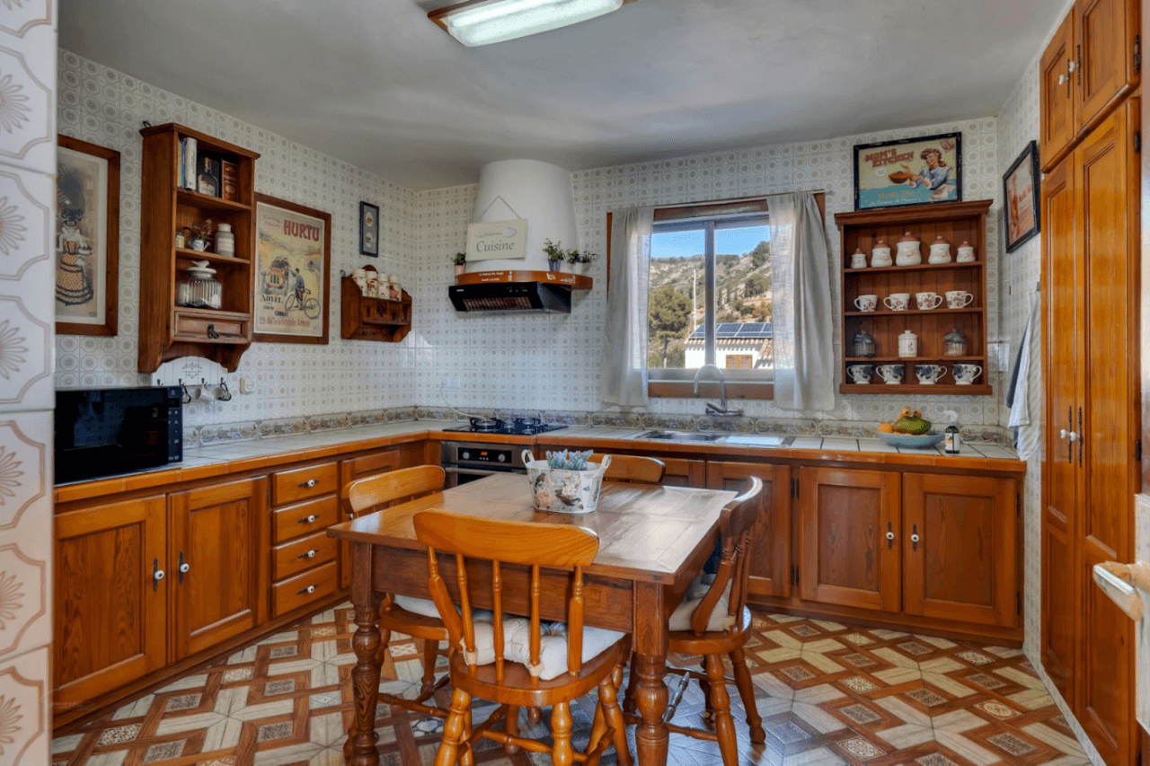 Villa for sale with sea views in Jávea