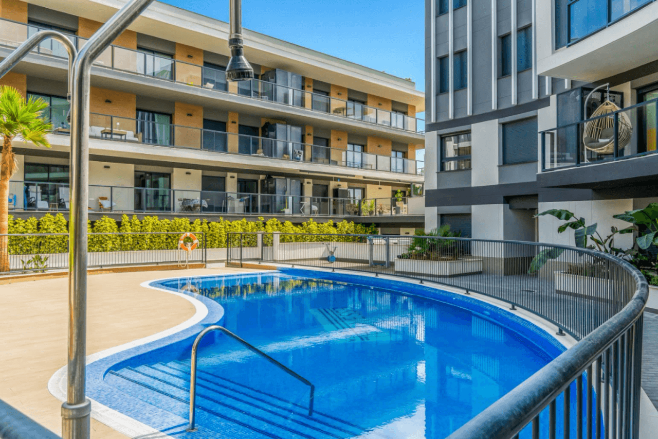 Appartement moderne et élégant orienté au sud avec piscine, à Jávea
