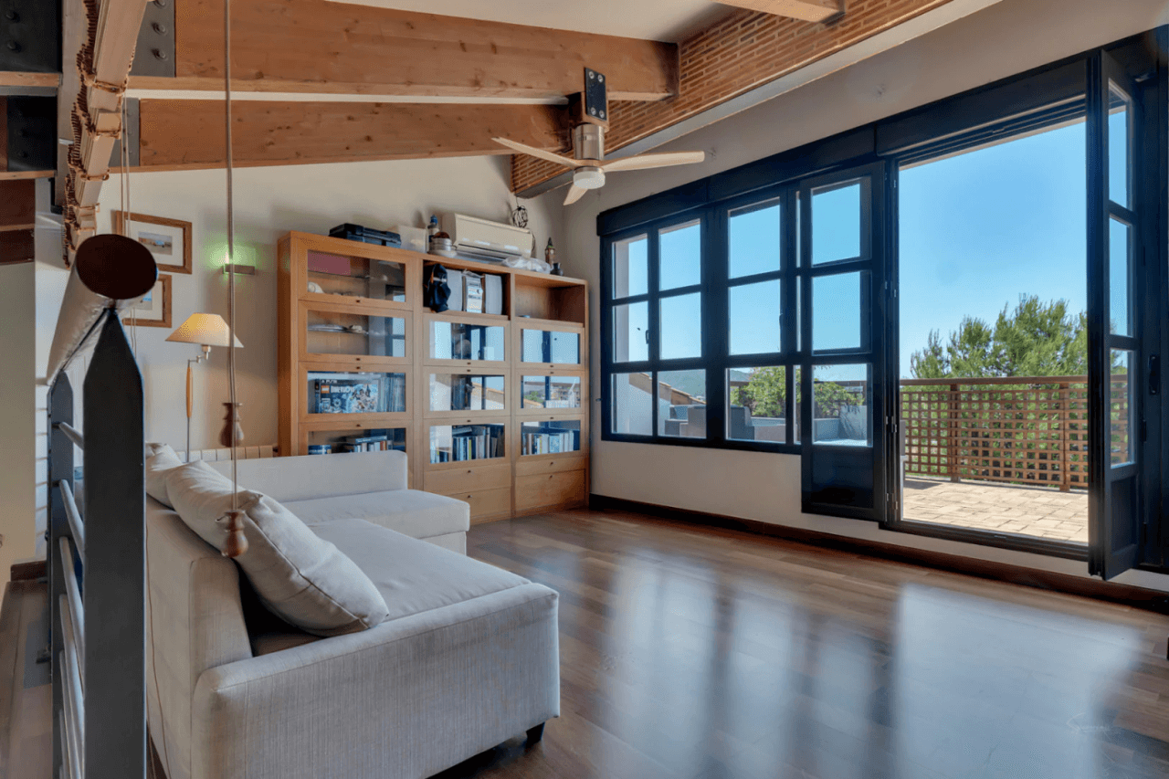 Impressive villa for sale in Jávea, with indoor and outdoor swimming pools