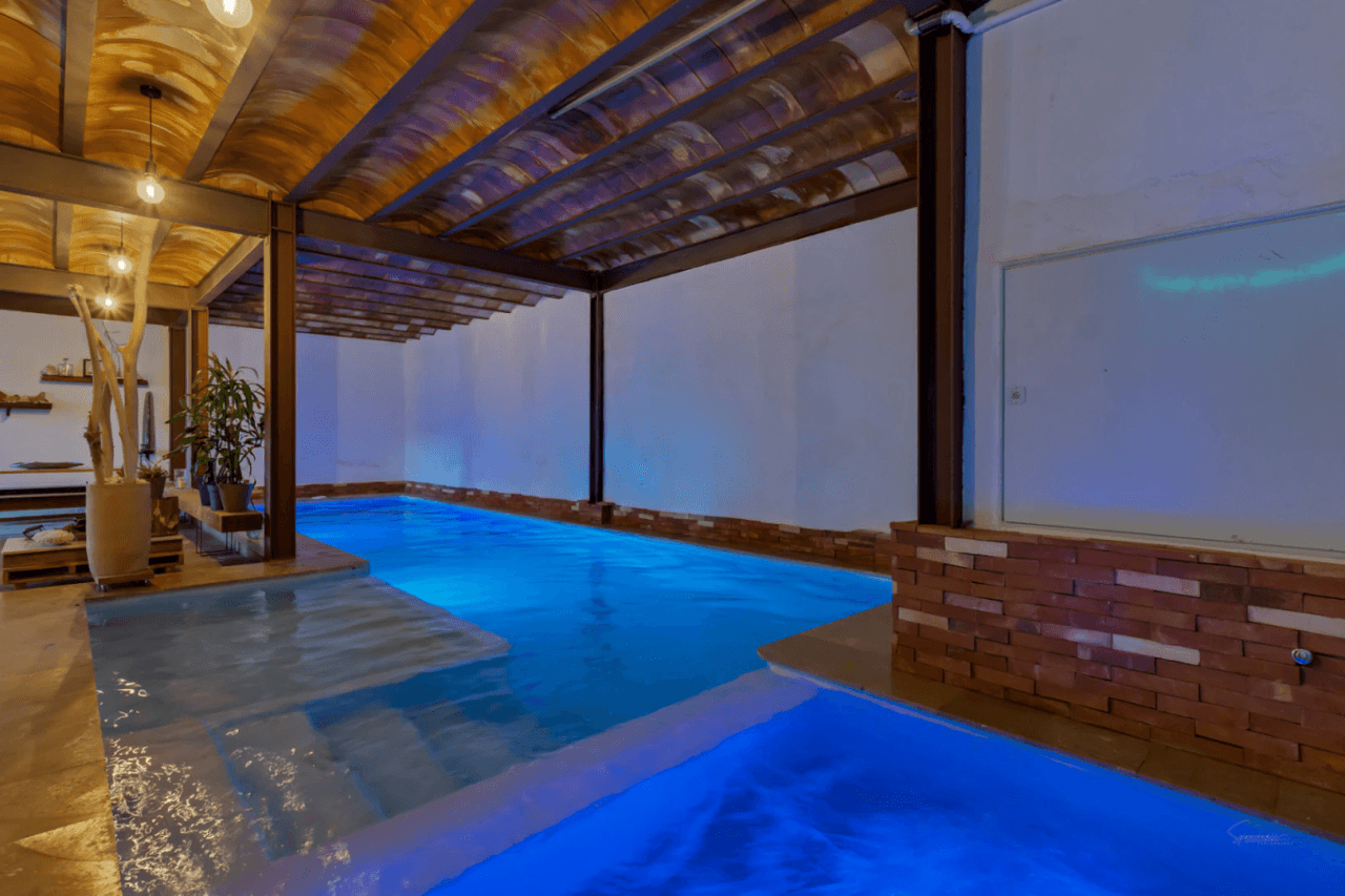 Impressive villa for sale in Jávea, with indoor and outdoor swimming pools