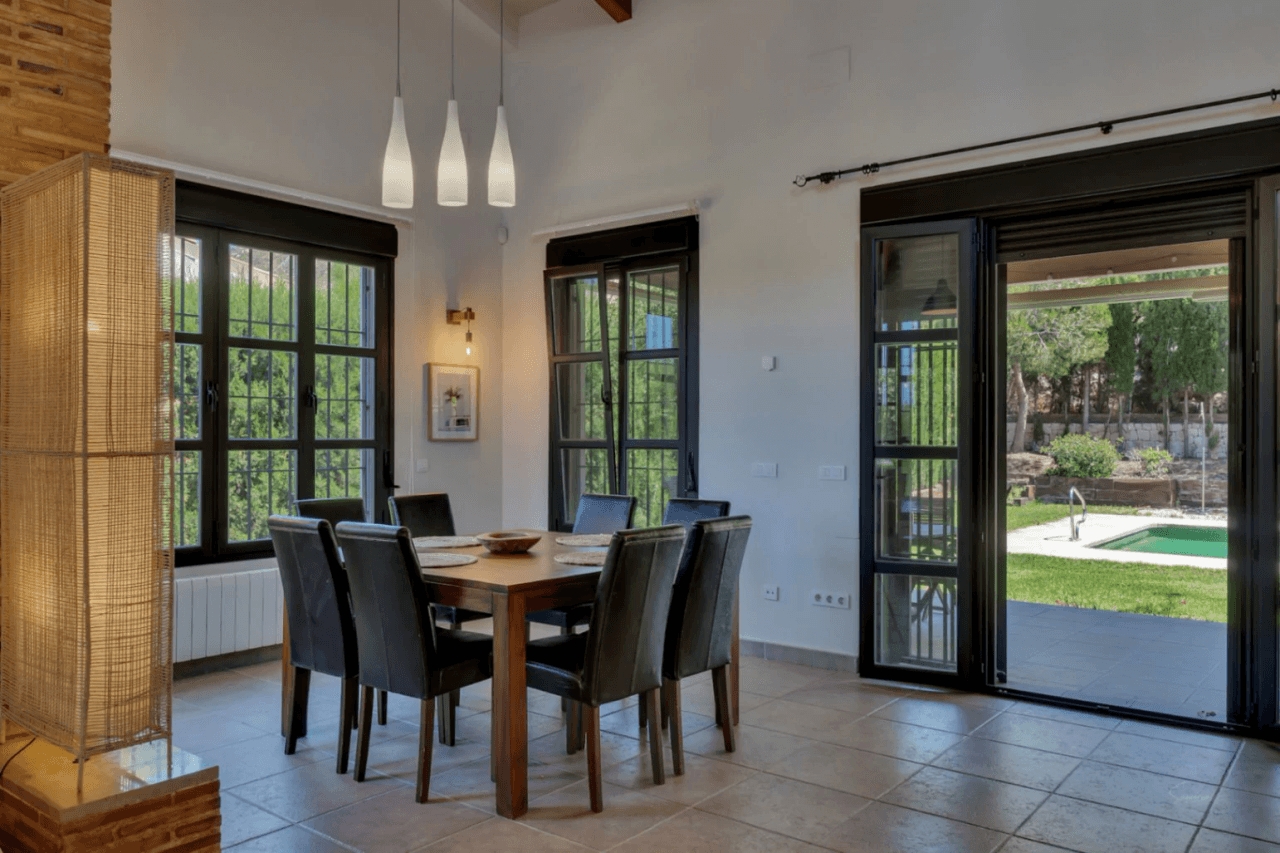 Impressive villa for sale in Jávea, with indoor and outdoor swimming pools