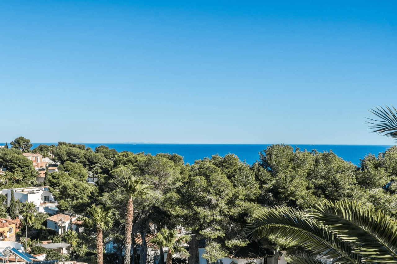 Luxury villa for sale in Jávea with pool, sea views, and independent apartment – Balcón al Mar, Costa Blanca