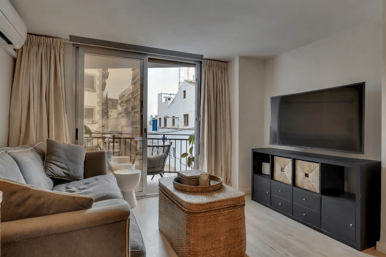 Maison de ville rénovée 2023 | 4 chambres | Terrasse sur le toit avec piscine plongeante