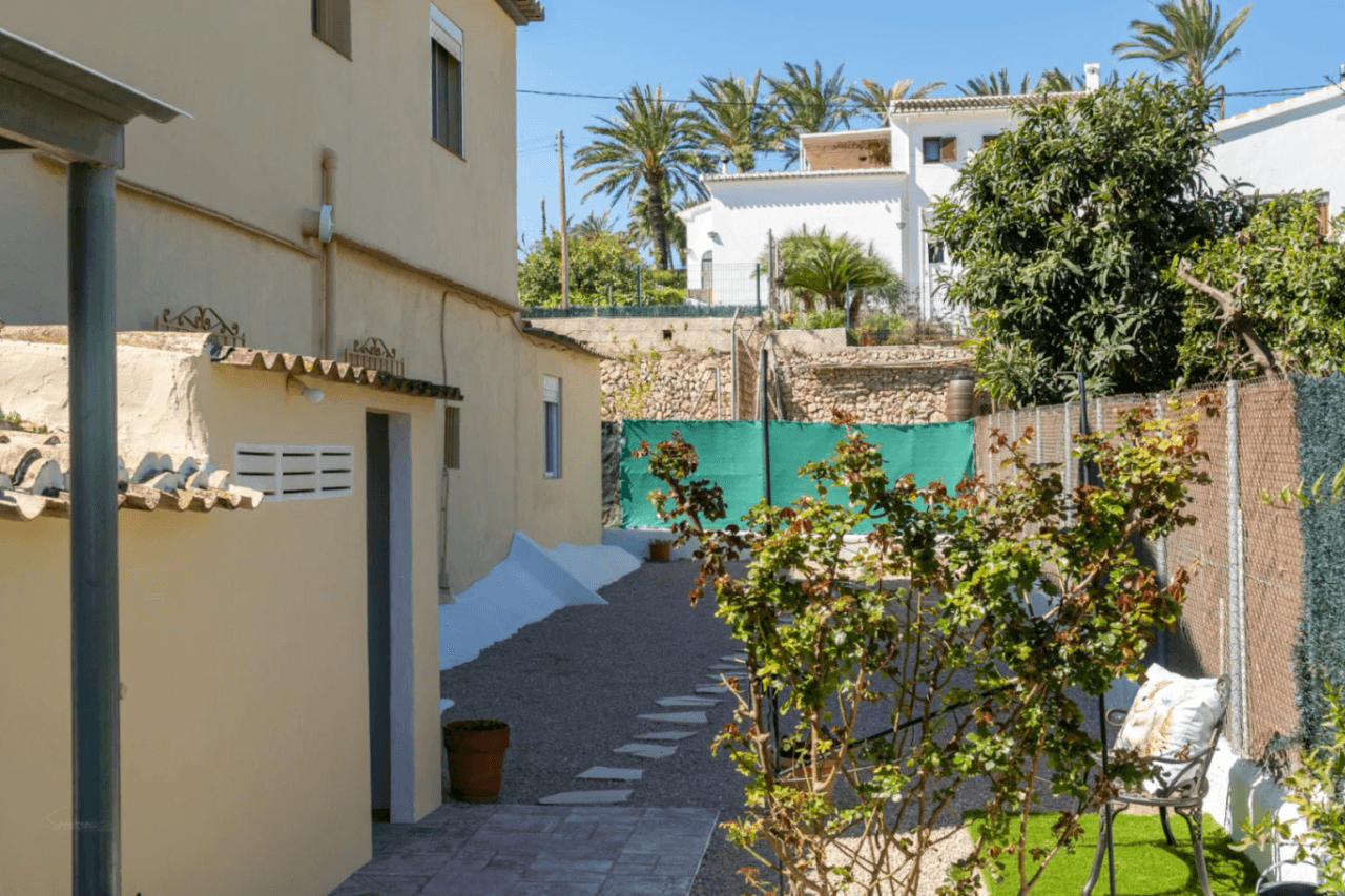Villa for sale with sea views in Jávea