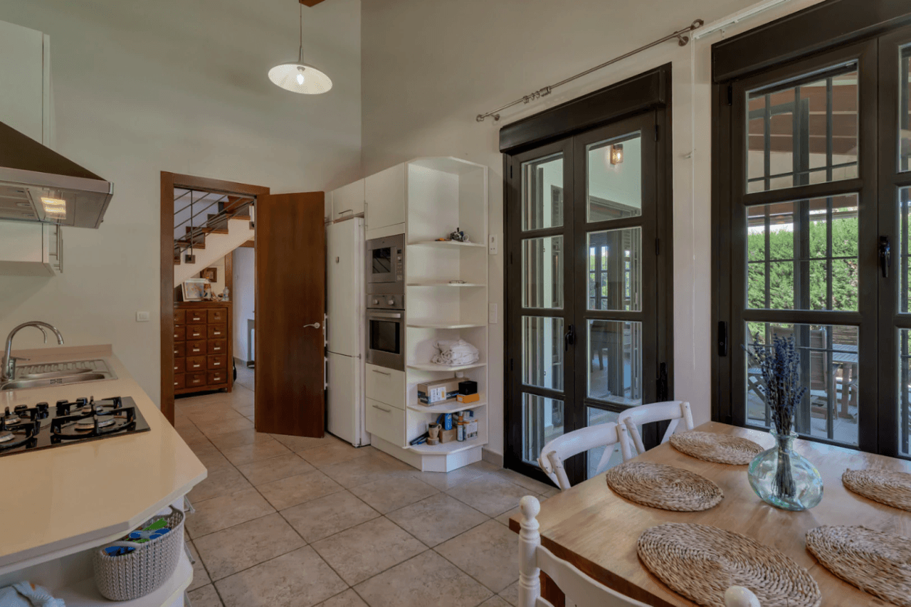 Impressive villa for sale in Jávea, with indoor and outdoor swimming pools
