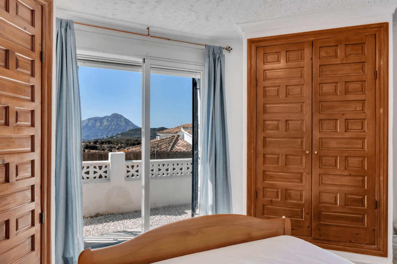 Villa with stunning panoramic views, in Jávea