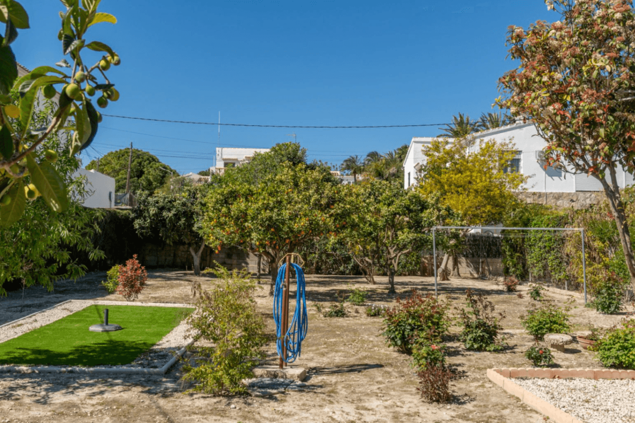 Villa for sale with sea views in Jávea