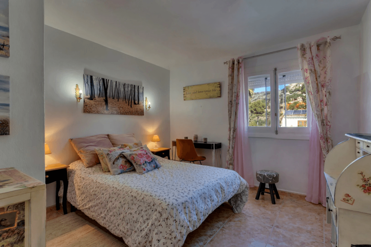 Villa for sale with sea views in Jávea