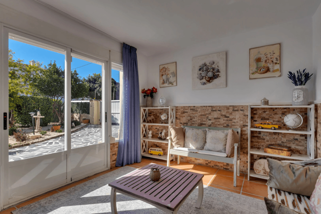 Villa for sale with sea views in Jávea